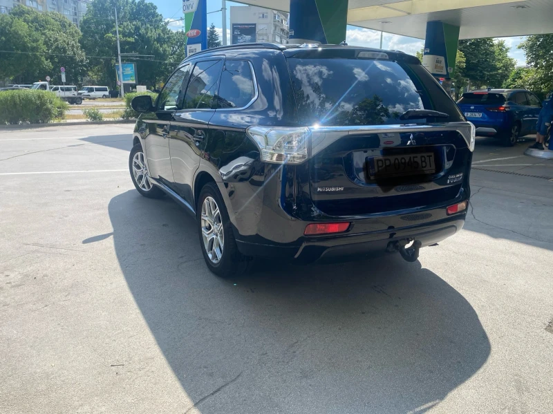 Mitsubishi Outlander, снимка 4 - Автомобили и джипове - 53025903