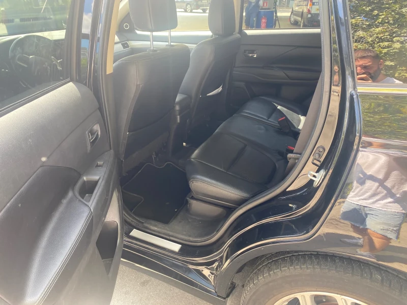 Mitsubishi Outlander, снимка 7 - Автомобили и джипове - 53025903