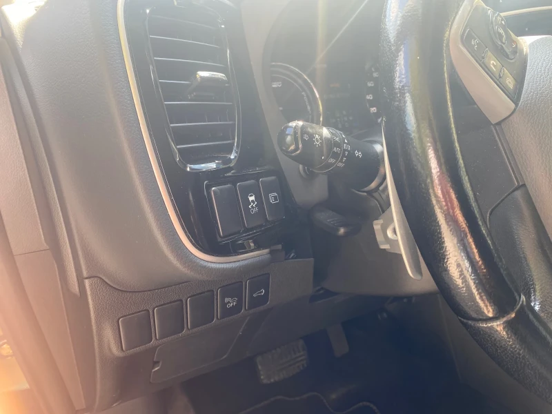 Mitsubishi Outlander, снимка 6 - Автомобили и джипове - 53025903