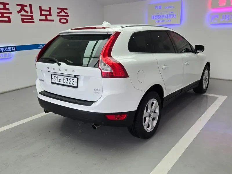 Volvo XC60 2.4/AWD/ПАНОРАМА, снимка 5 - Автомобили и джипове - 56733881