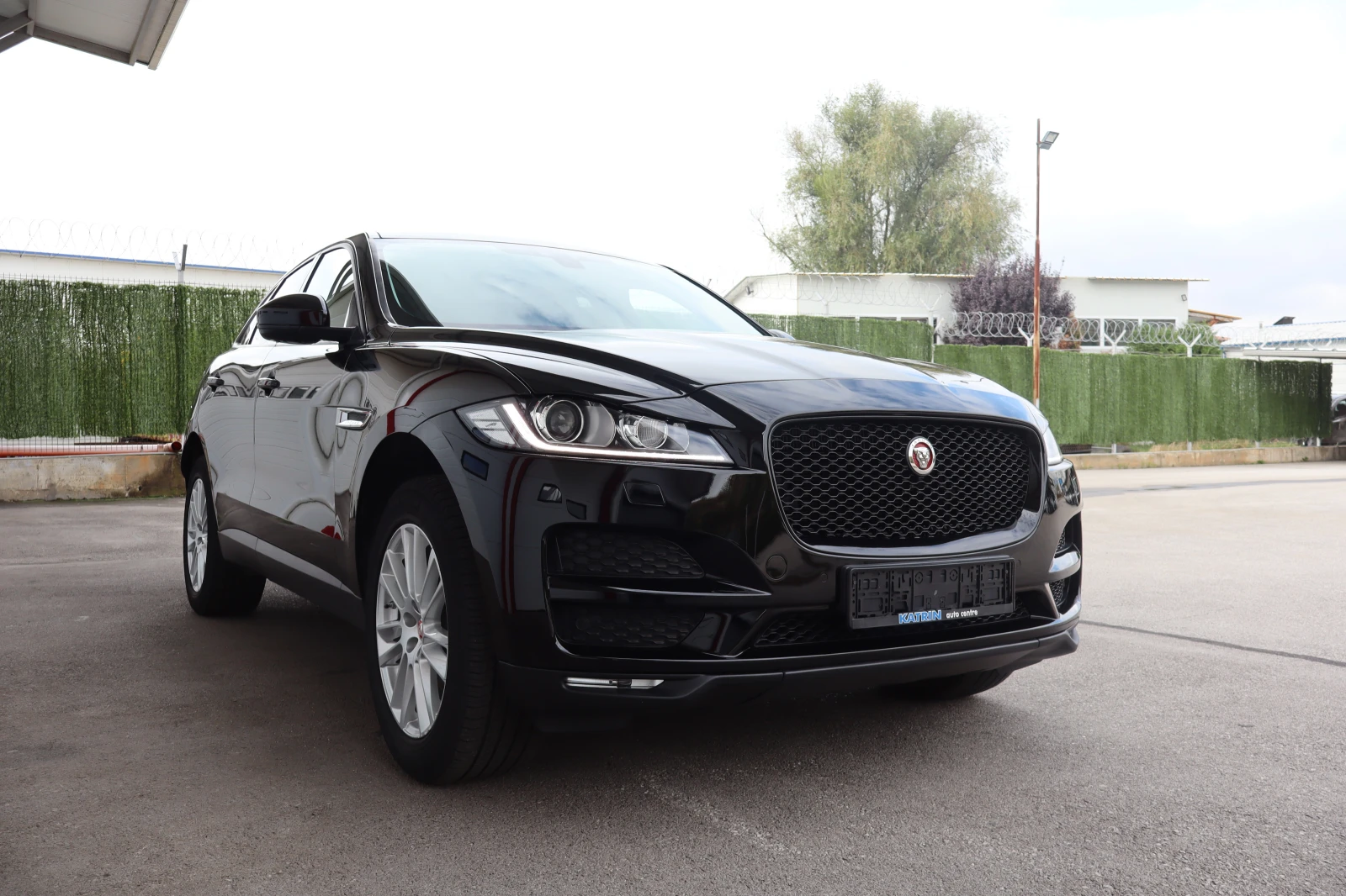 Jaguar F-PACE 2.0D* TOP* EURO6 - изображение 3