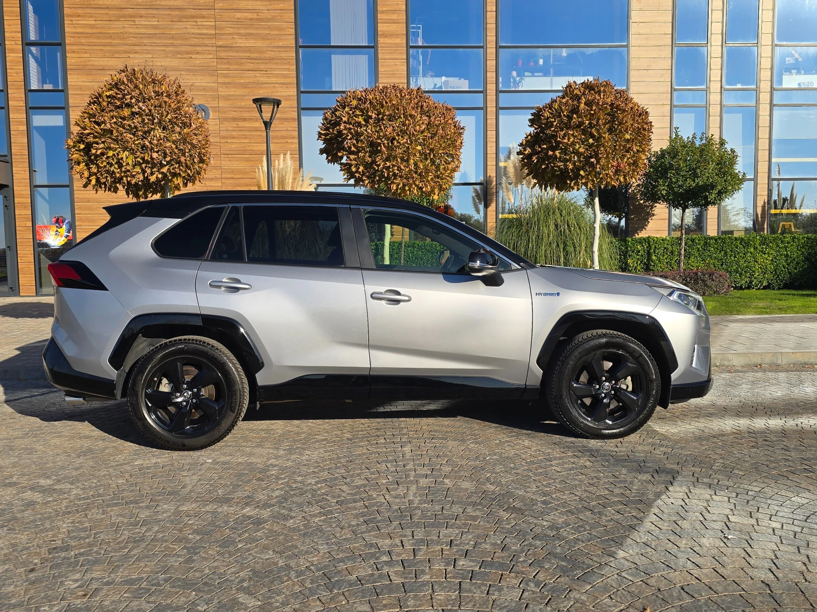 Toyota Rav4 2.5XYBRID ГАРАНЦИЯ!!! LUXURY FULL TOP - изображение 4