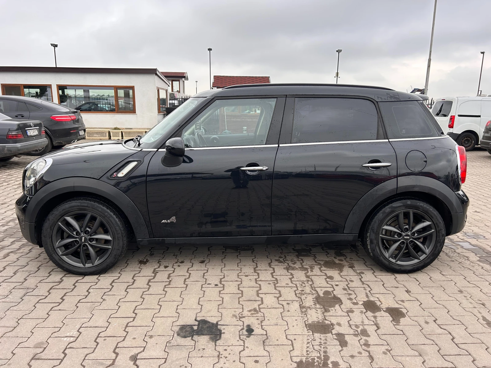 Mini Countryman 2.0D AVTOMAT/NAVI 4X4  - изображение 8