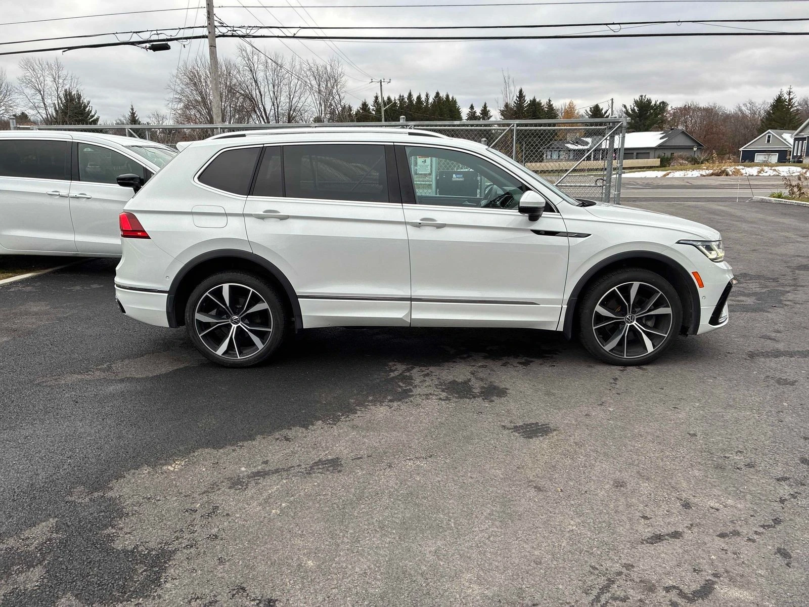 VW Tiguan Highline R-Line CARFAX    | Mobile.bg   5