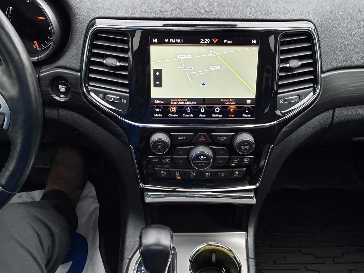 Jeep Grand cherokee * Altitude * 2 КЛЮЧА* PANO* KEYLESS* ПОДГРЕВ* , снимка 9 - Автомобили и джипове - 54477388