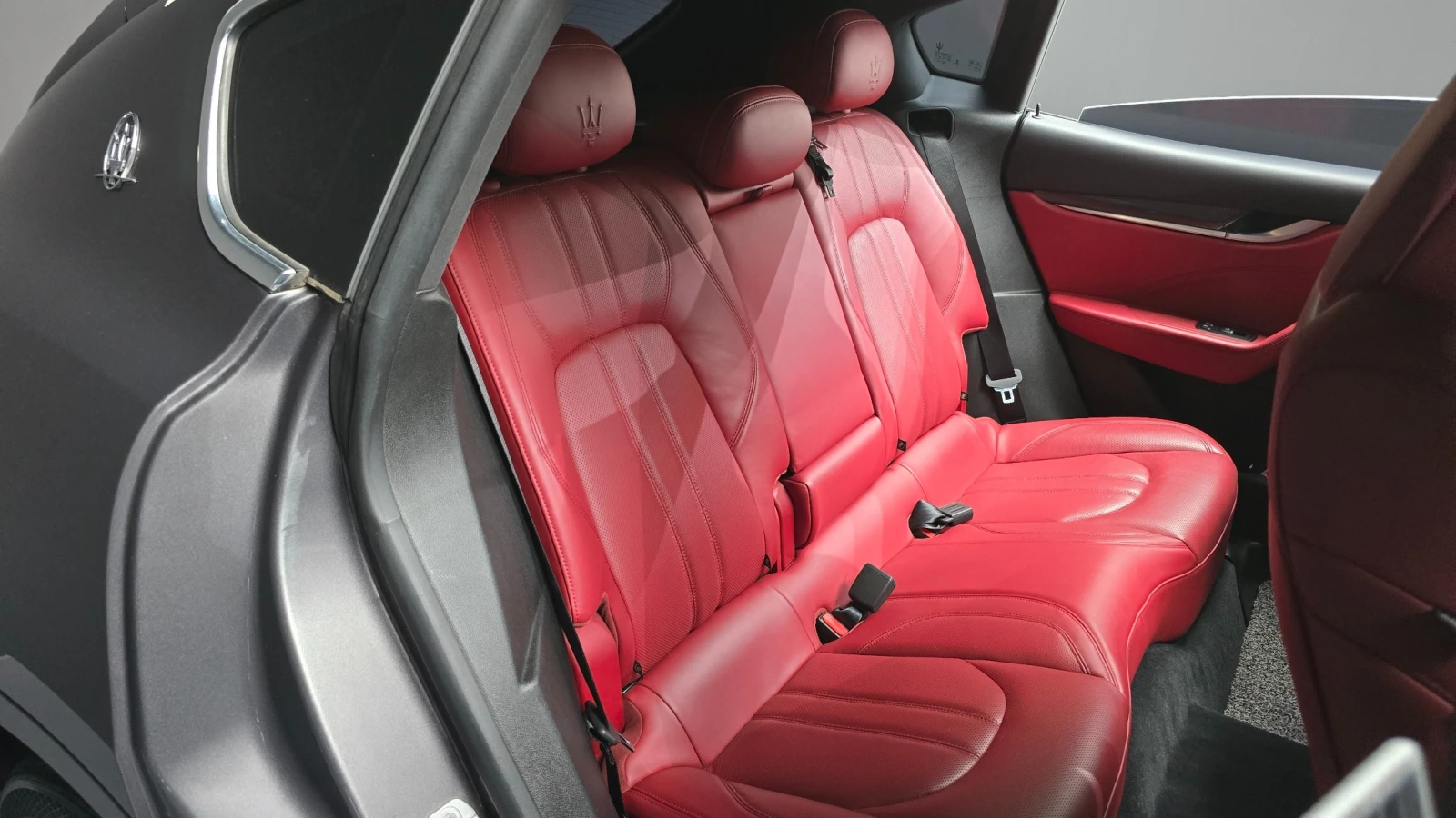 Maserati Levante 3.0 AWD Sport | Panoramic Roof, снимка 10 - Автомобили и джипове - 54699722