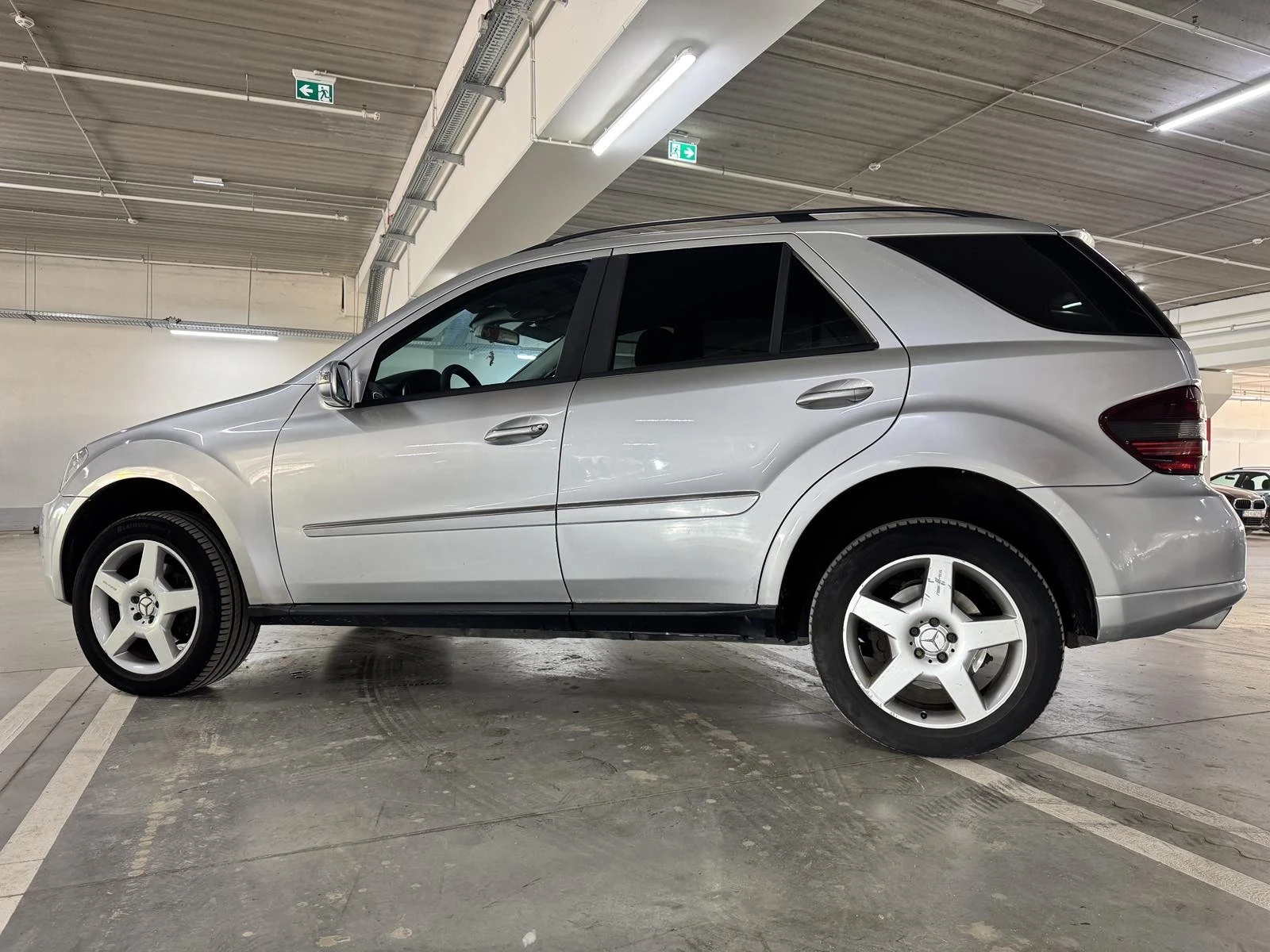 Mercedes-Benz ML 320 AMG, снимка 3 - Автомобили и джипове - 54826152
