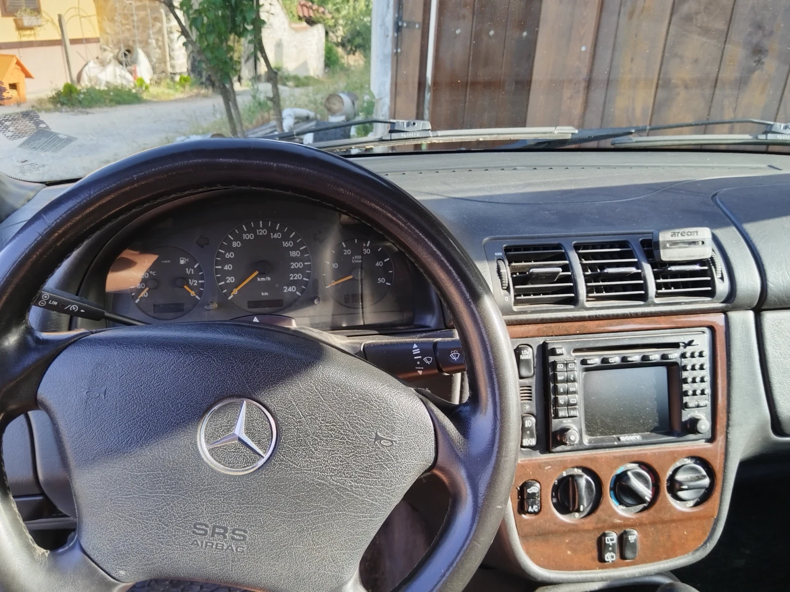 Mercedes-Benz ML 270, снимка 4 - Автомобили и джипове - 55424168