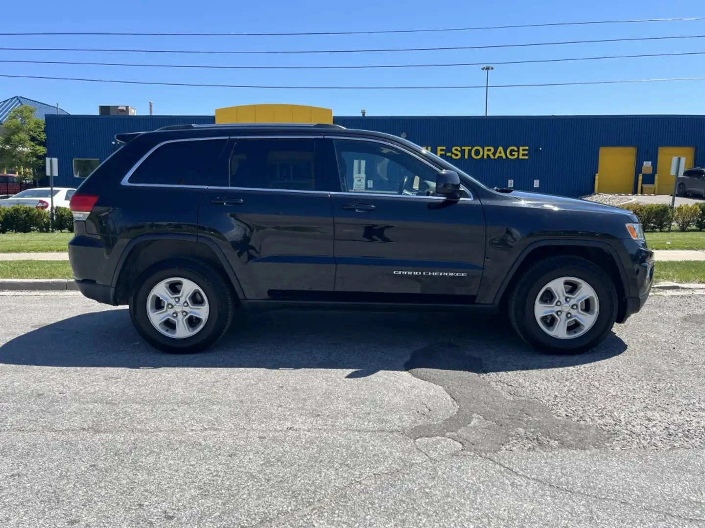 Jeep Grand cherokee Laredo ЦЕНА ДО БЪЛГАРИЯ АВТОКРЕДИТ, снимка 4 - Автомобили и джипове - 55437234