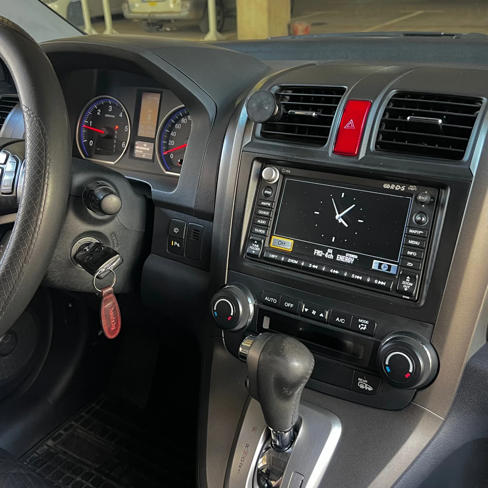 Honda Cr-v 2.2 I-DTEC* Executive* Distronic* Сервизна книжка!, снимка 9 - Автомобили и джипове - 55450797