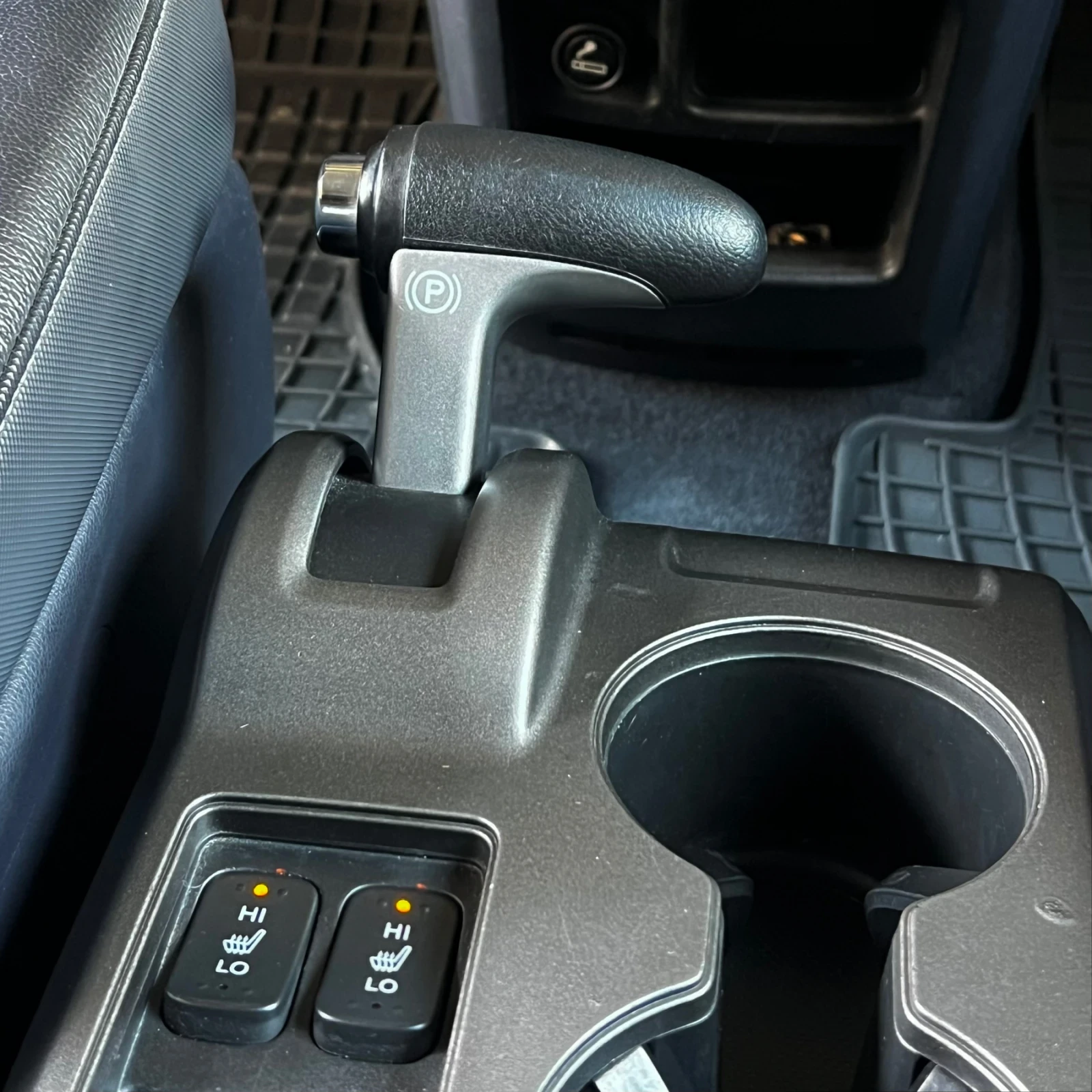 Honda Cr-v 2.2 I-DTEC* Executive* Distronic* Сервизна книжка!, снимка 12 - Автомобили и джипове - 55450797