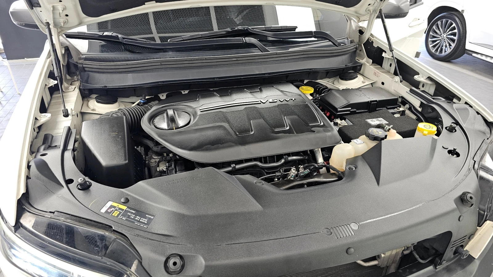 Jeep Cherokee TRAILHAWK / 3.2 / 4X4 / ОБДУХ / ПОДГРЕВ / ПАНОРАМА, снимка 6 - Автомобили и джипове - 55527347