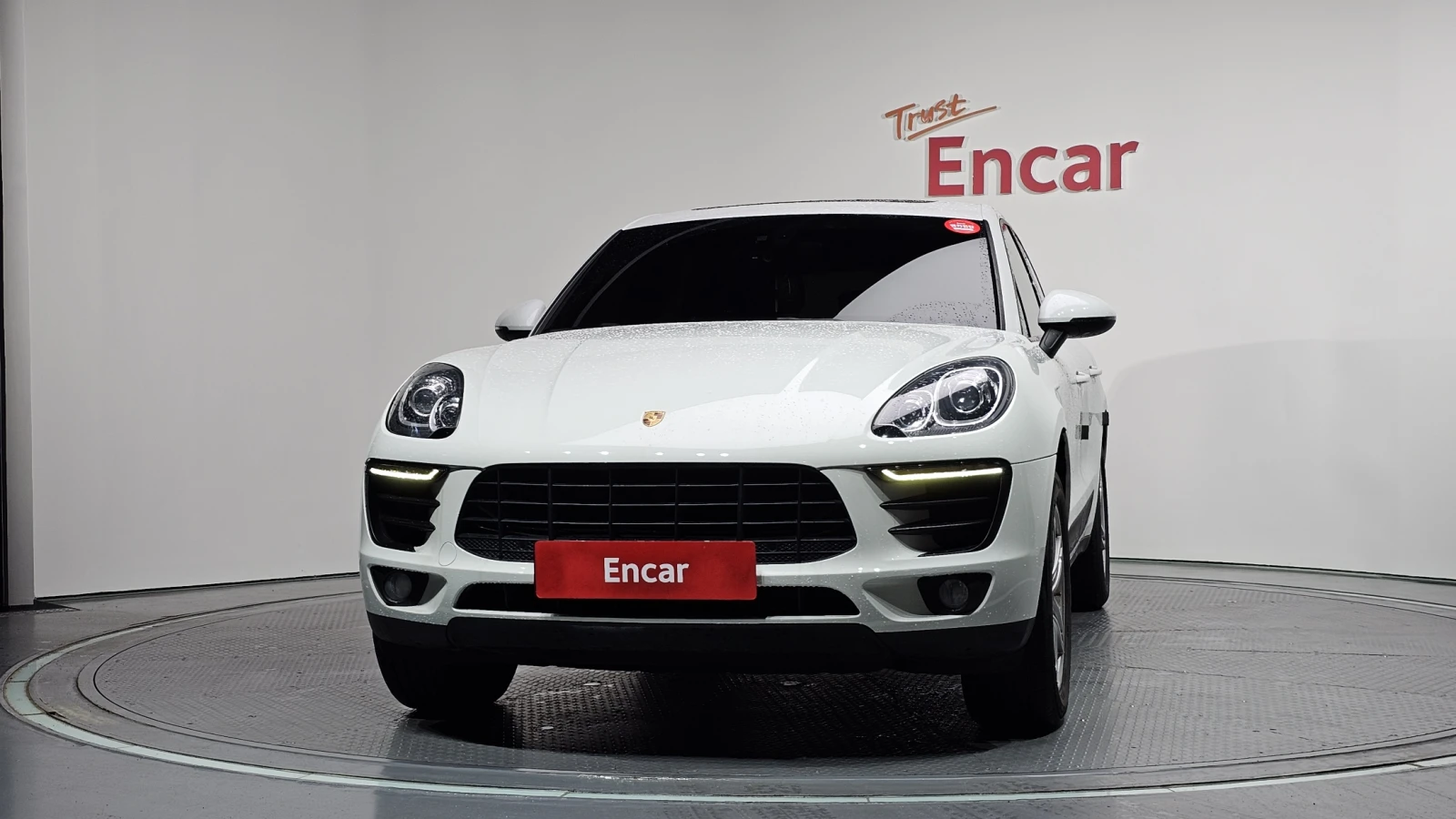 Porsche Macan ЕЛ. БАГАЖНИК* ПОДГРЕВ ВОЛАН* ЛЮК* КРАЙНА ЦЕНА, снимка 3 - Автомобили и джипове - 55608875