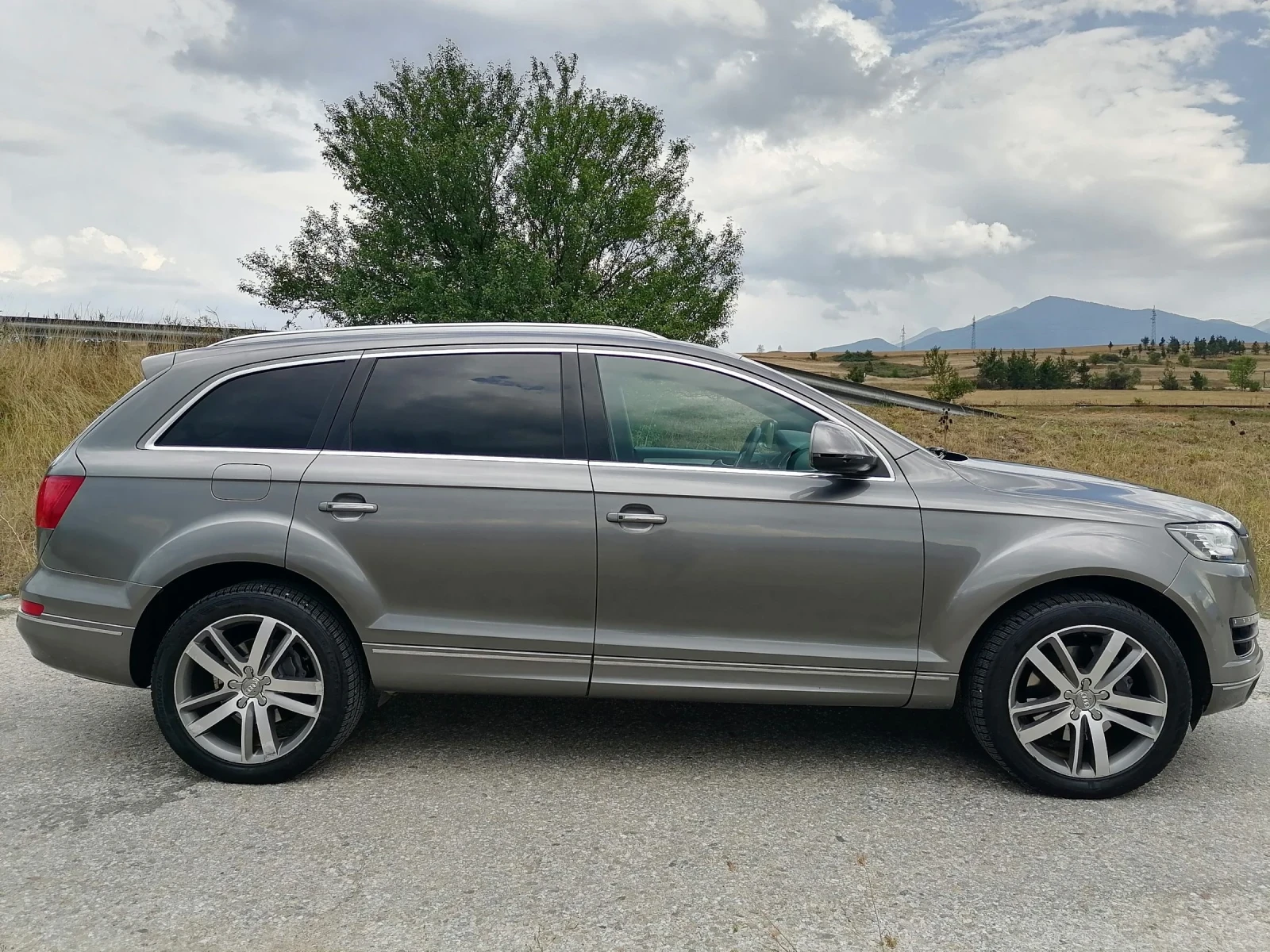 Audi Q7 3.0TDI/Facelift/Panorama/Keyless/FullLED, снимка 4 - Автомобили и джипове - 55825727