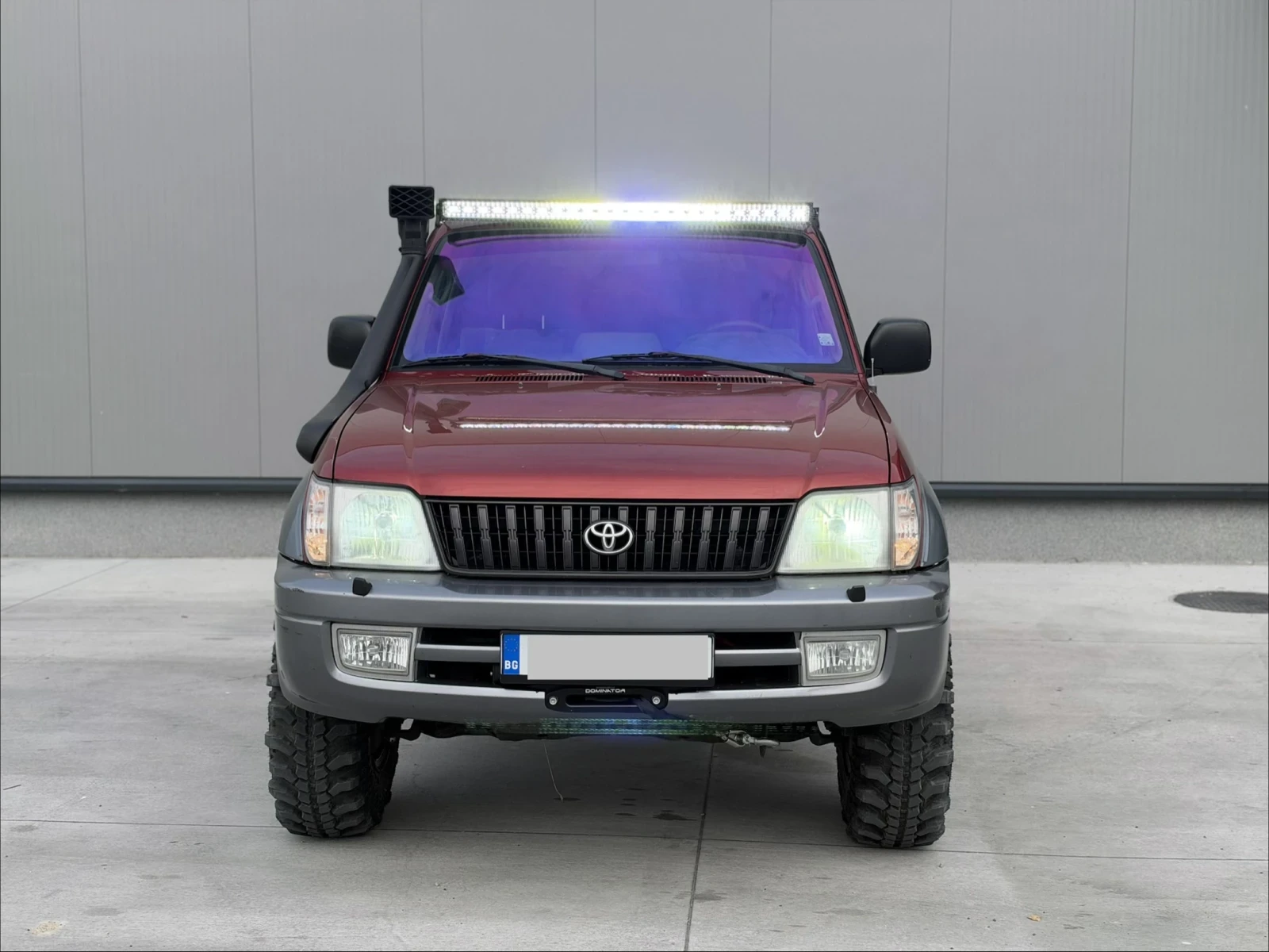 Toyota Land cruiser 3.0TDI, снимка 2 - Автомобили и джипове - 56660179