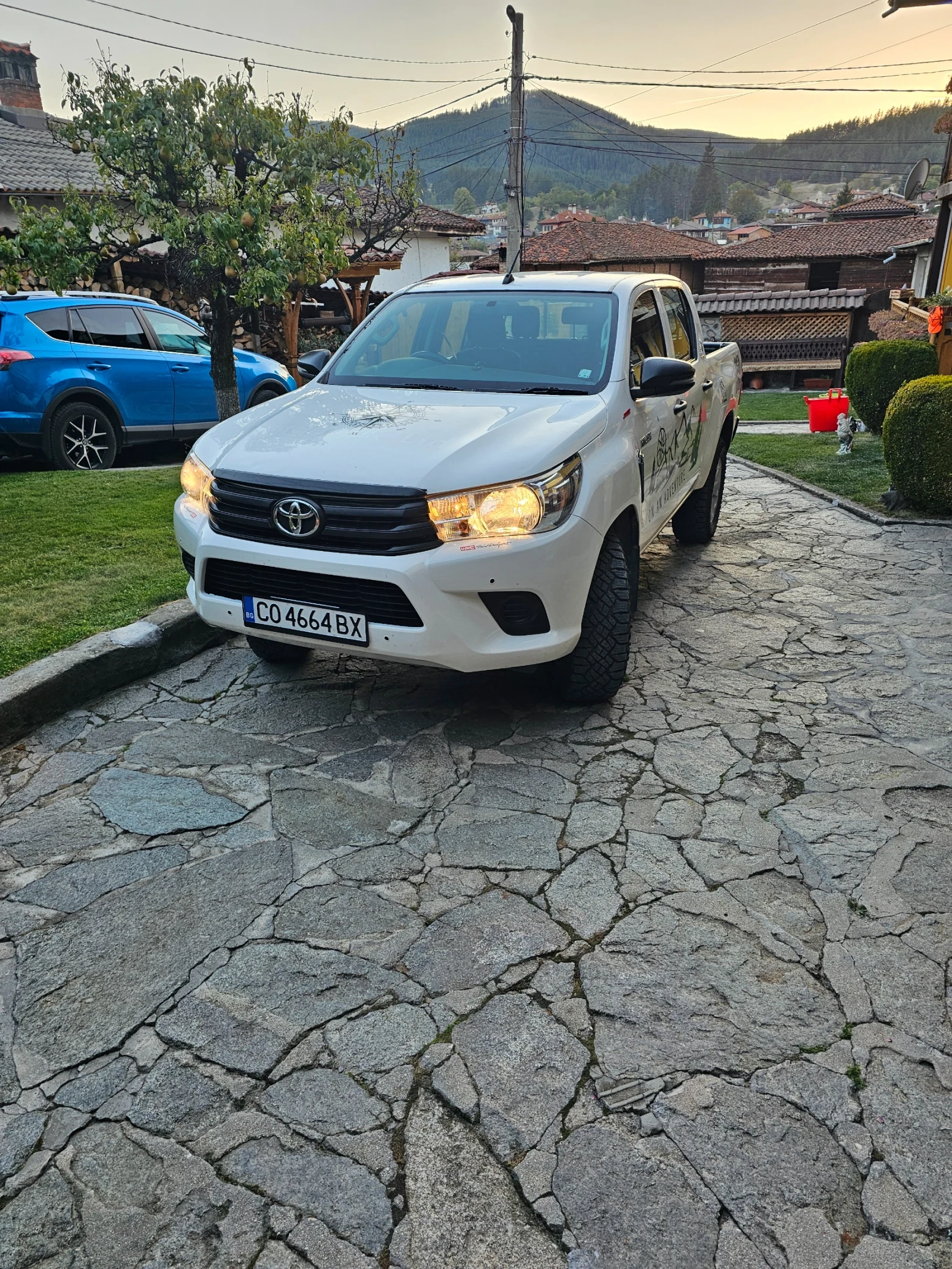Toyota Hilux, снимка 4 - Автомобили и джипове - 56741668
