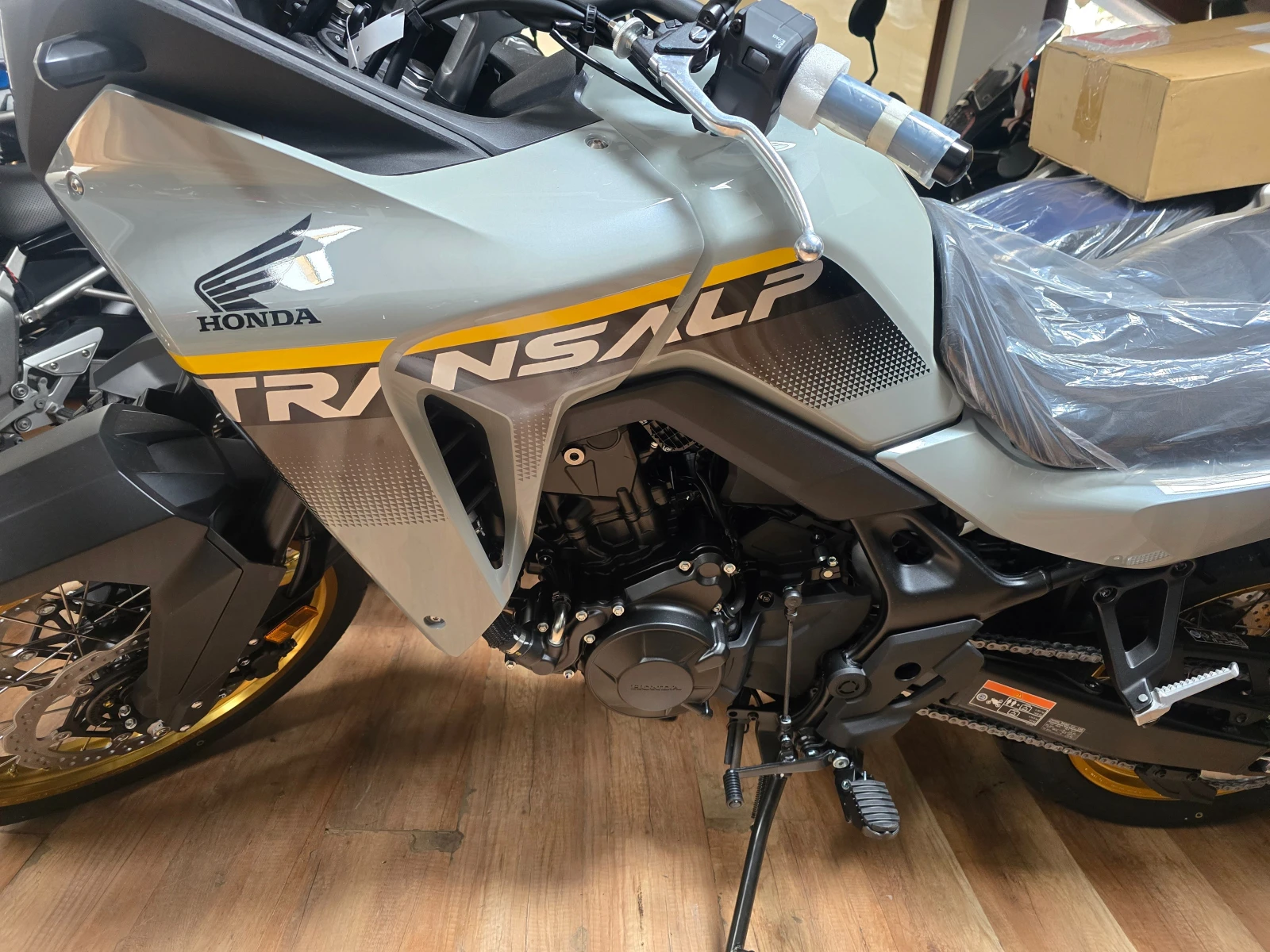 Honda Xl 750 Transalp  New km.0!!!, снимка 4 - Мотоциклети и мототехника - 54375273