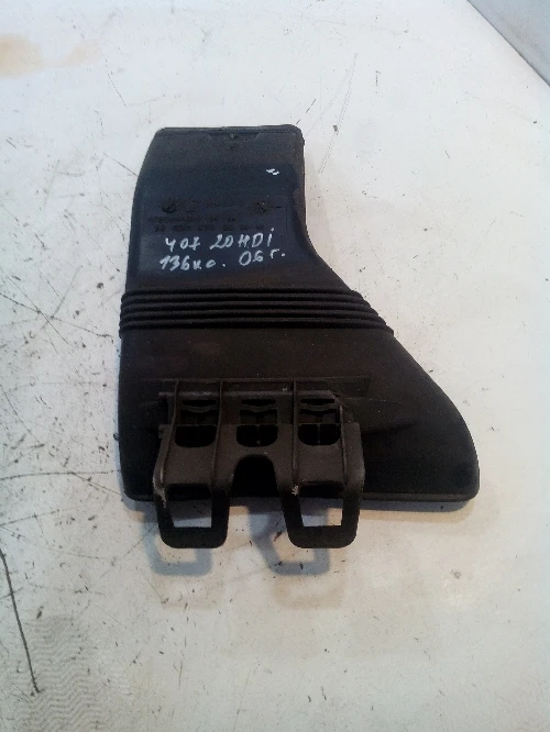 Въздуховод за Пежо 407 2.0HDI