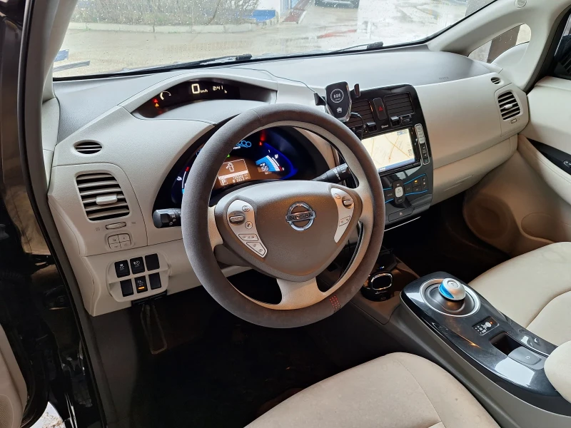 Nissan Leaf , снимка 5 - Автомобили и джипове - 48655464