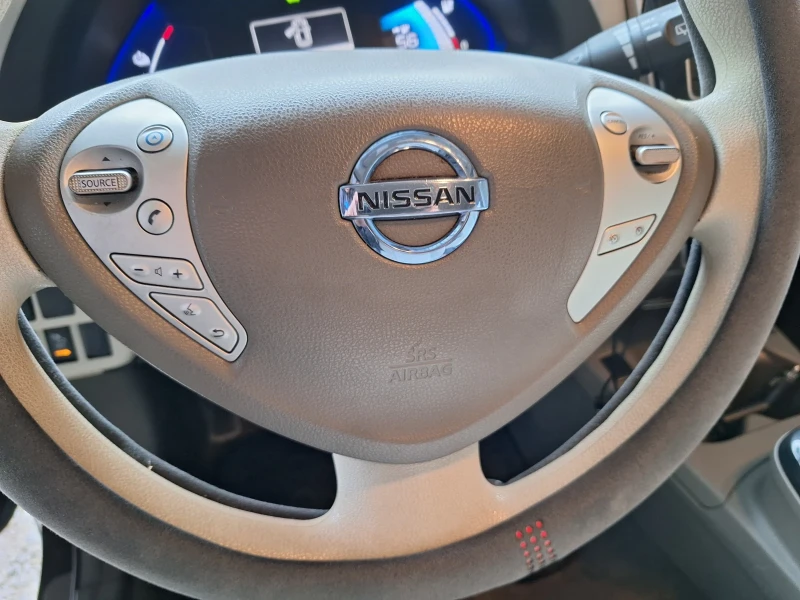 Nissan Leaf , снимка 14 - Автомобили и джипове - 48655464