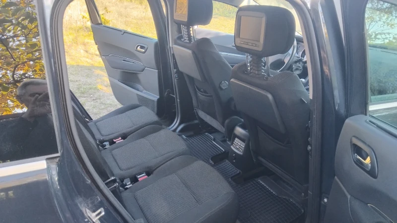 Peugeot 5008, снимка 10 - Автомобили и джипове - 52723595