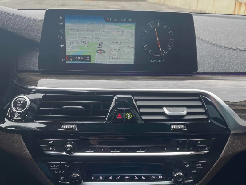 BMW 540 M-pkg* Xdrive* Massage* HUD* 360View* Harman/Kardo, снимка 12 - Автомобили и джипове - 52552758