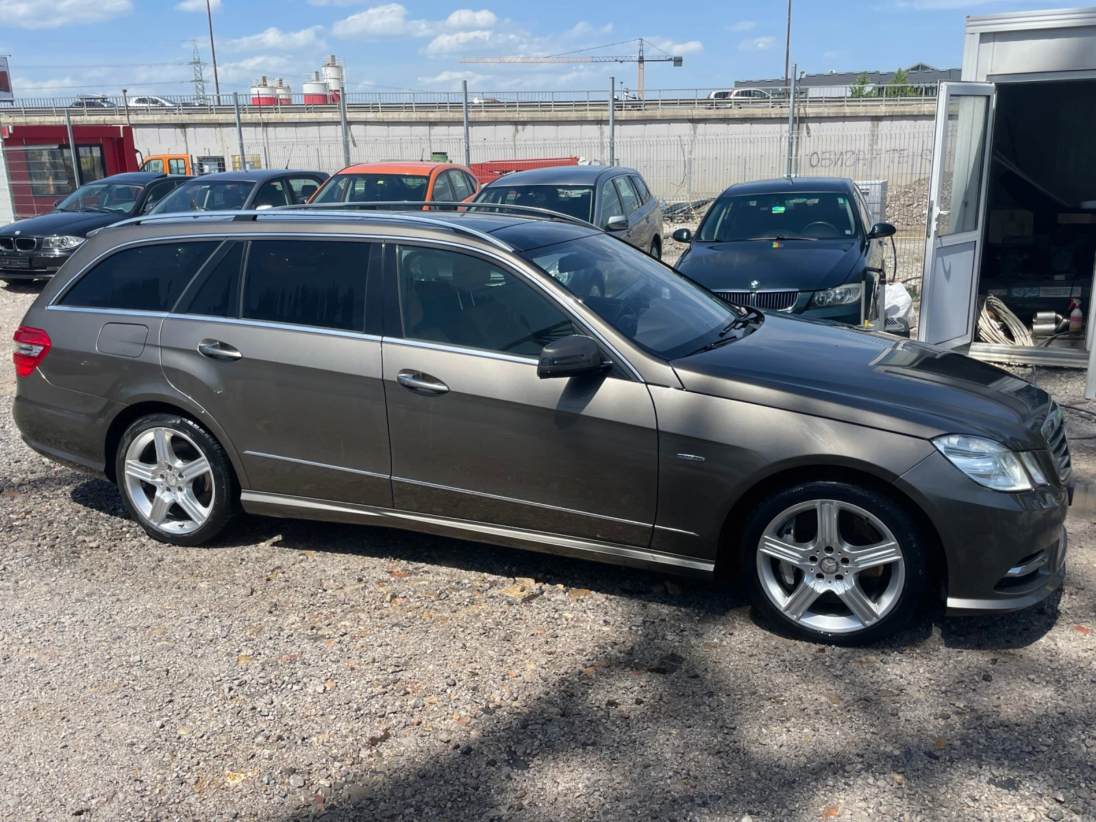 Mercedes-Benz E 500 AMG//4-matic//SWISS//ТОП ИЗПЪЛНЕНИЕ - изображение 4