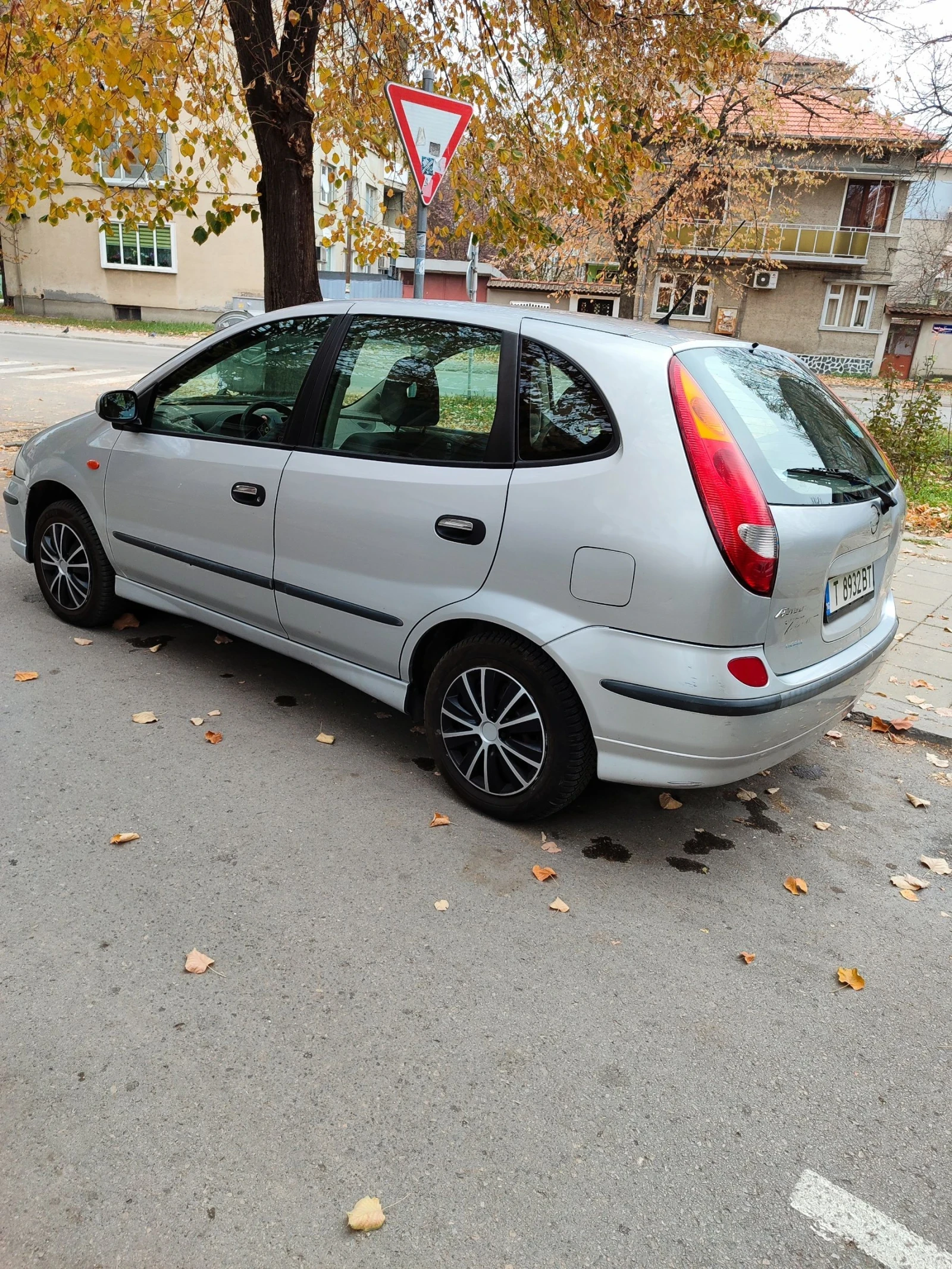 Nissan Almera tino  - изображение 3