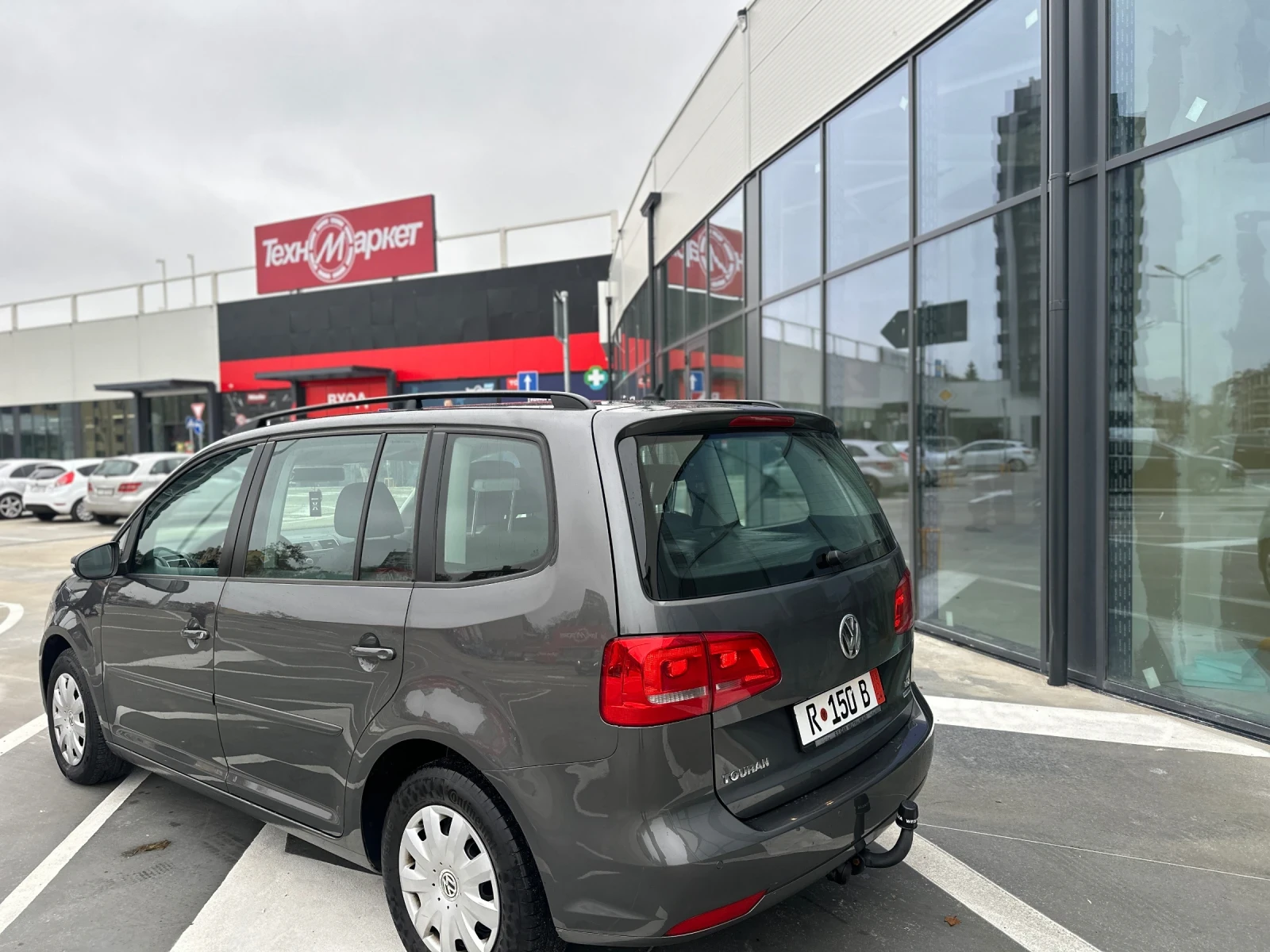 VW Touran * ПОДГРЕВ* УНИКАТ* БЕЗ ЗАБЕЛЕЖКА*  - изображение 6