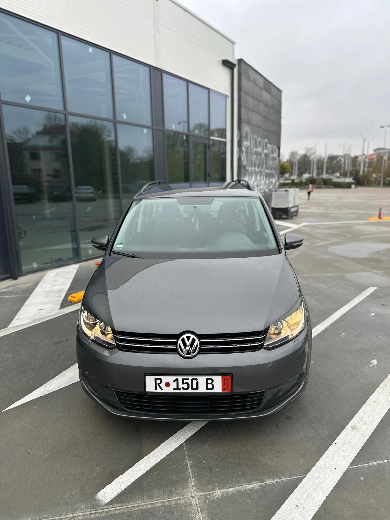 VW Touran * ПОДГРЕВ* УНИКАТ* БЕЗ ЗАБЕЛЕЖКА*  - изображение 3