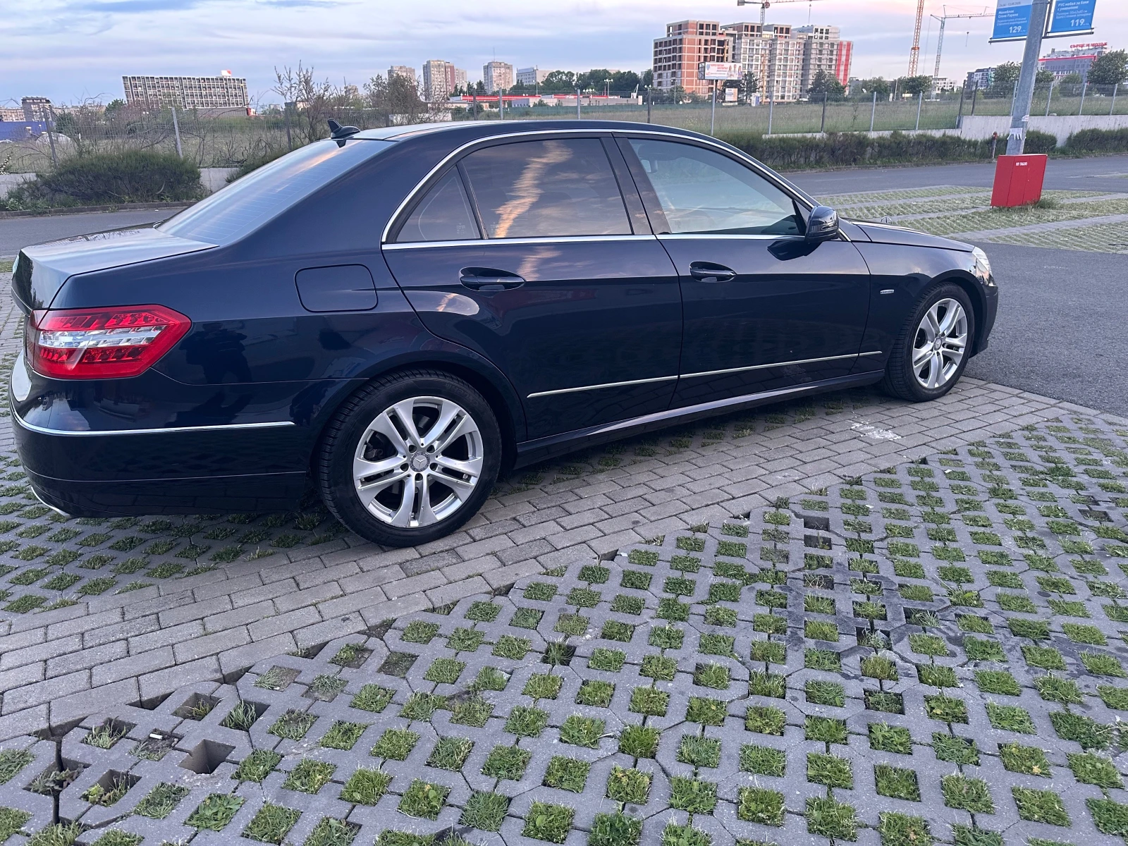 Mercedes-Benz E 350  - изображение 9