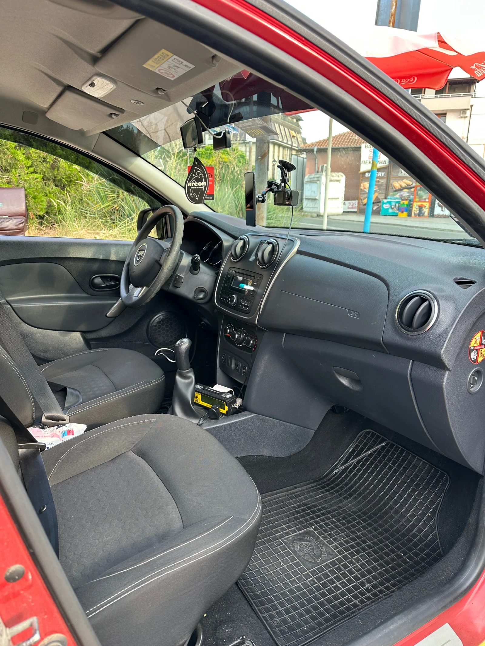 Dacia Sandero 1.5 - изображение 7