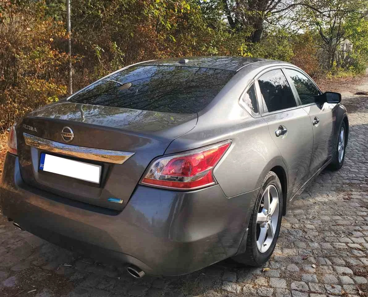Nissan Altima  - изображение 10