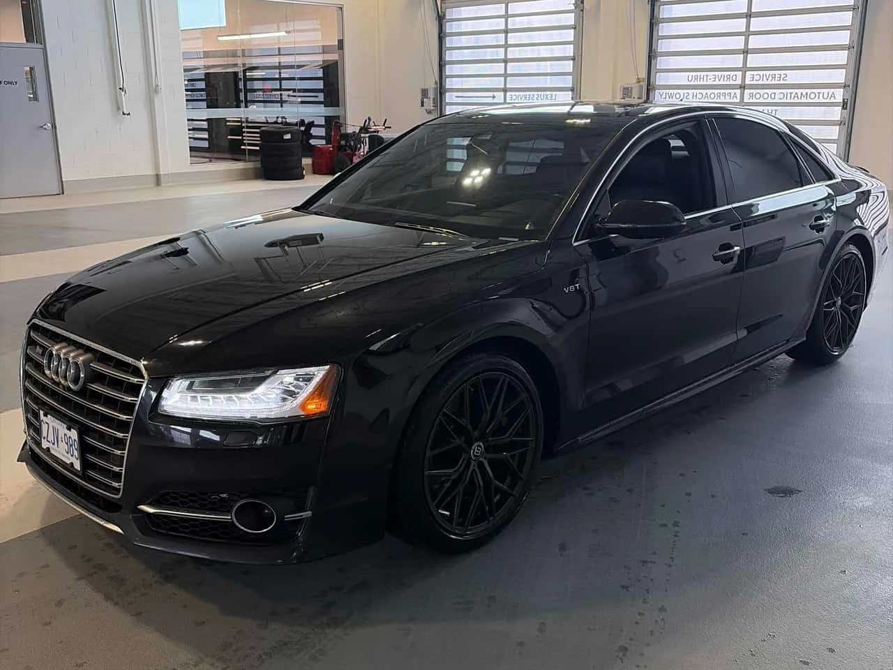 Audi S8 * PLUS* Дистроник* Bang & Olufsen* 