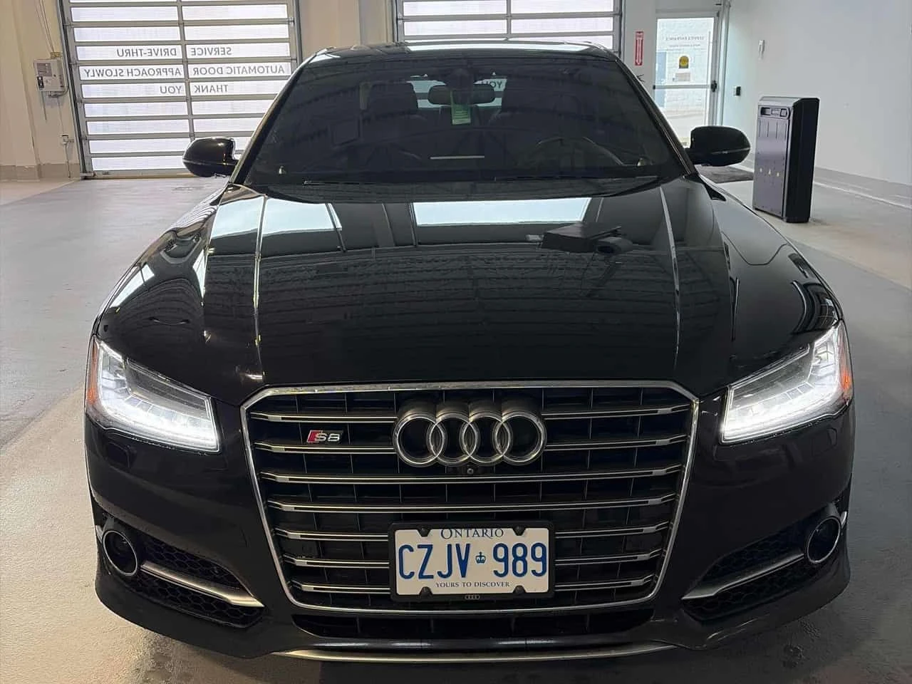Audi S8 * PLUS* Дистроник* Bang & Olufsen* , снимка 6 - Автомобили и джипове - 53819550