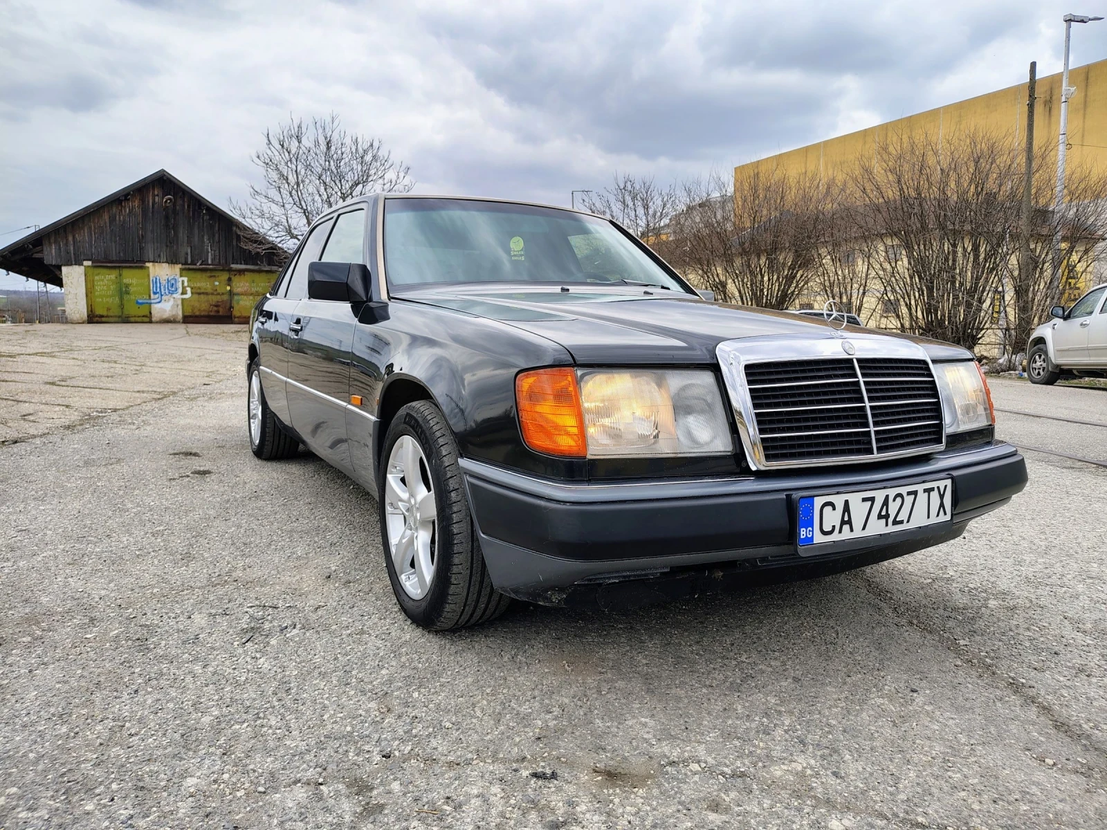 Mercedes-Benz 124, снимка 2 - Автомобили и джипове - 53891200