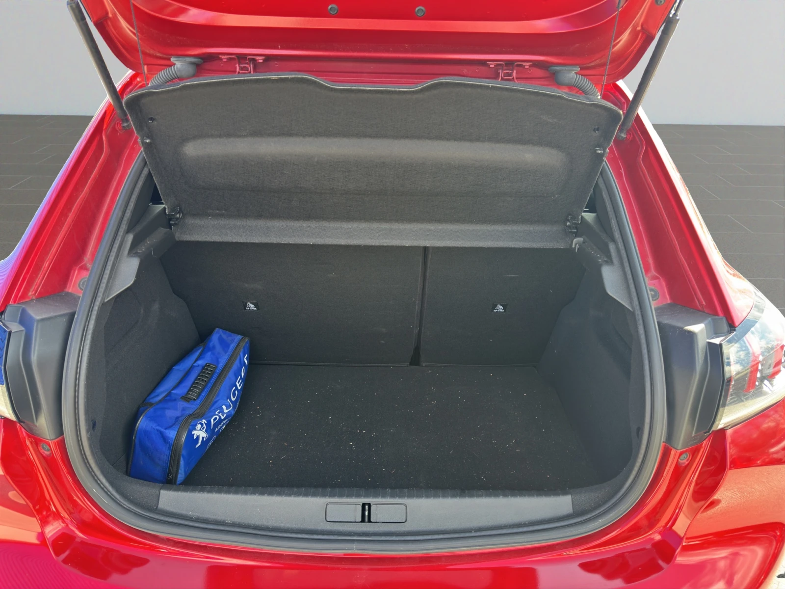 Peugeot 208 New Line Up GT 1.2 PureTech 100 EAT8, снимка 12 - Автомобили и джипове - 54041824