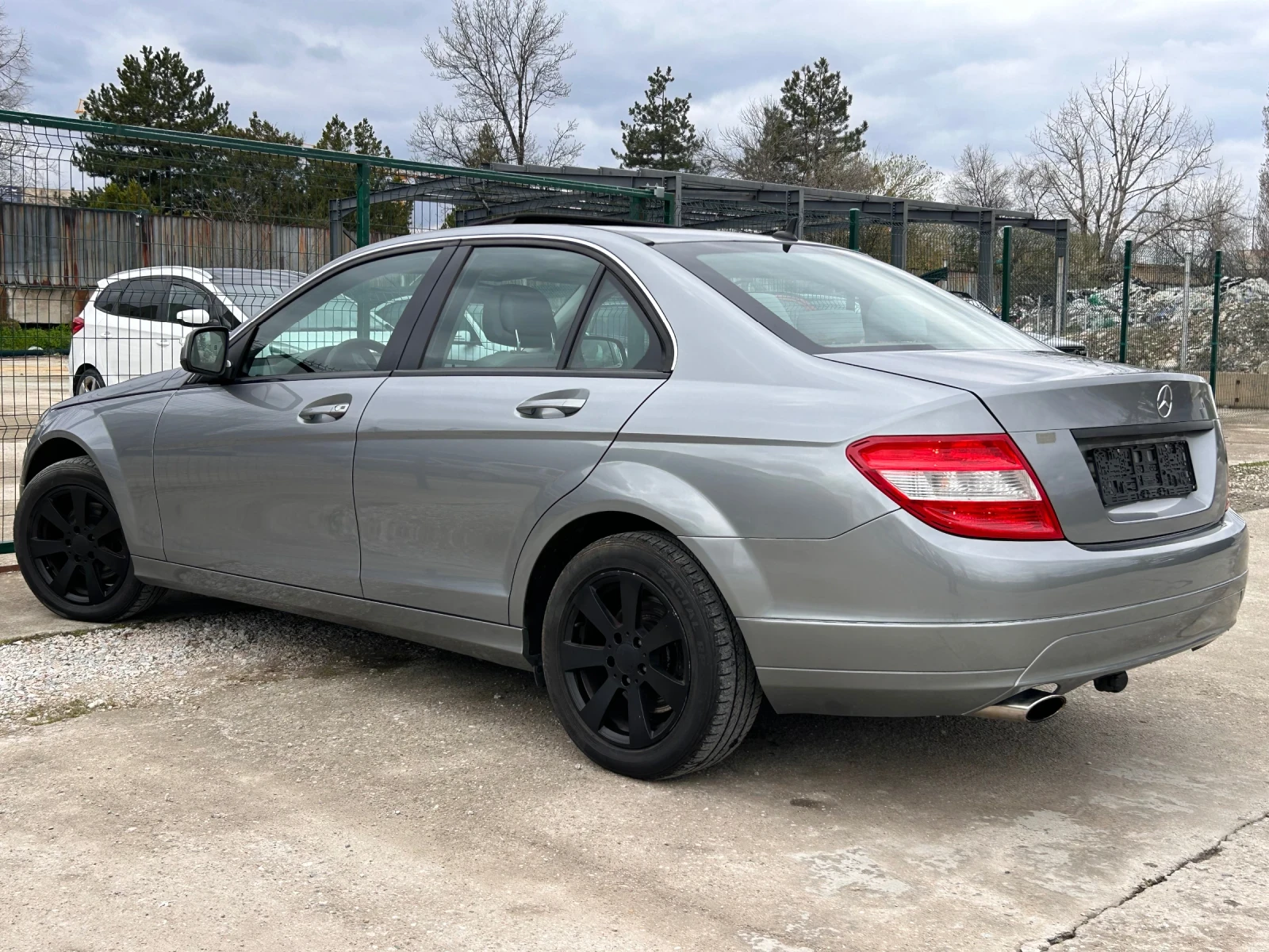Mercedes-Benz C 200, снимка 3 - Автомобили и джипове - 54083516