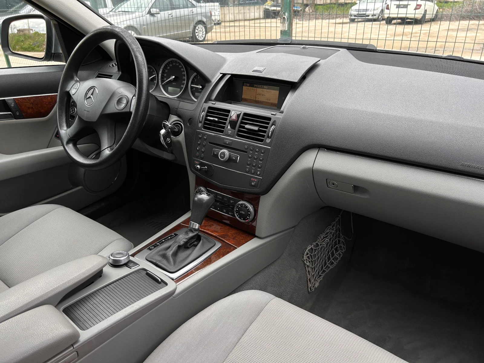 Mercedes-Benz C 200, снимка 14 - Автомобили и джипове - 54083516