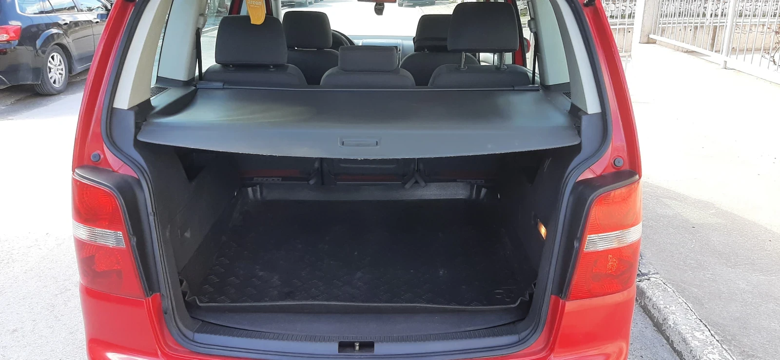 VW Touran, снимка 8 - Автомобили и джипове - 54247037