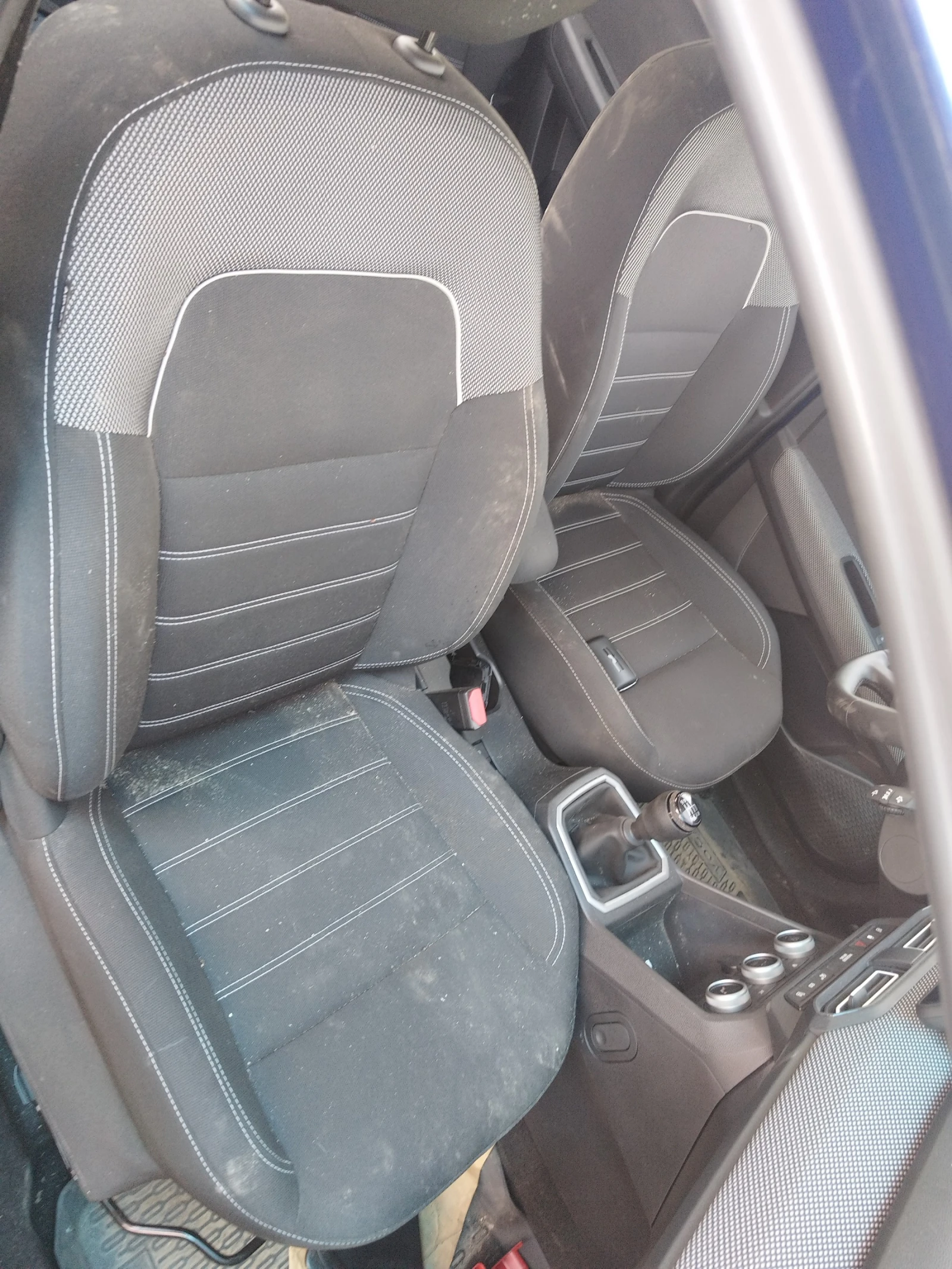 Dacia Logan, снимка 9 - Автомобили и джипове - 54470539