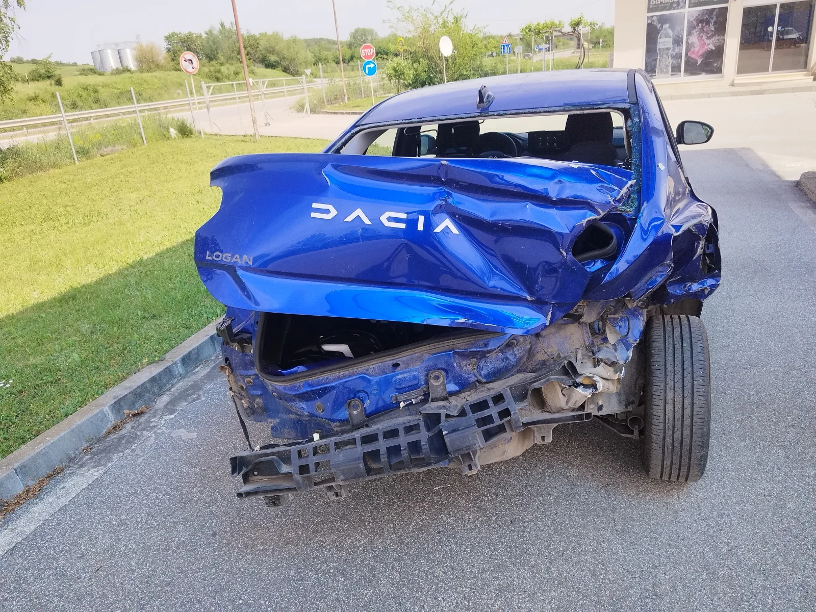 Dacia Logan, снимка 5 - Автомобили и джипове - 54470539