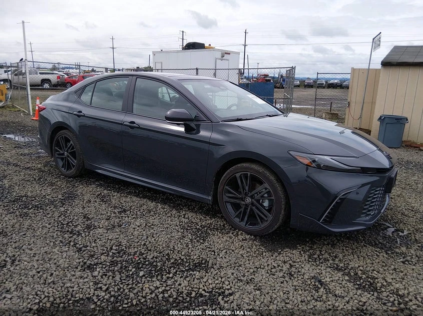 Toyota Camry * Xse* HYBRID* 