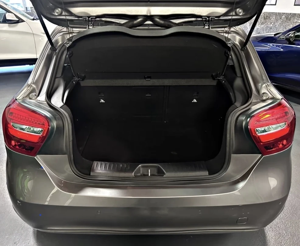 Mercedes-Benz A 180, снимка 4 - Автомобили и джипове - 54691906