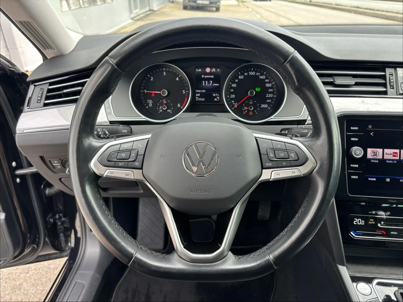 VW Passat 2.0TDI, снимка 10 - Автомобили и джипове - 54976873
