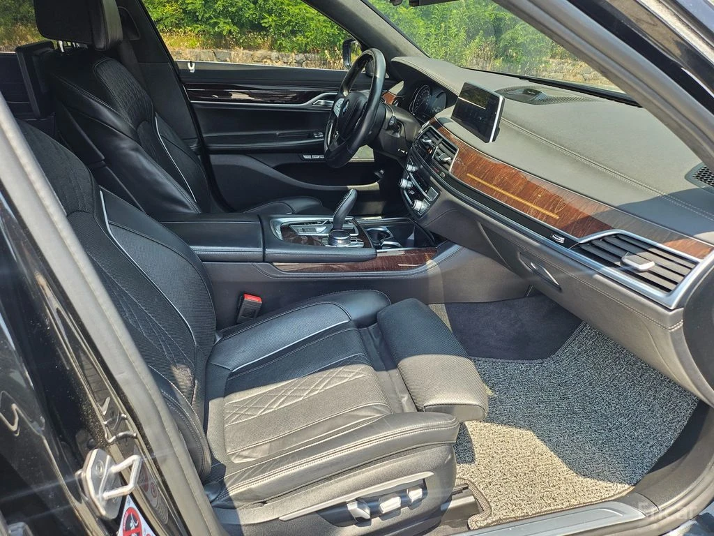 BMW 750 Li xDrive* FULL* DISTRONIC* МАСАЖ* BOWERS* 360* TV, снимка 9 - Автомобили и джипове - 55391615