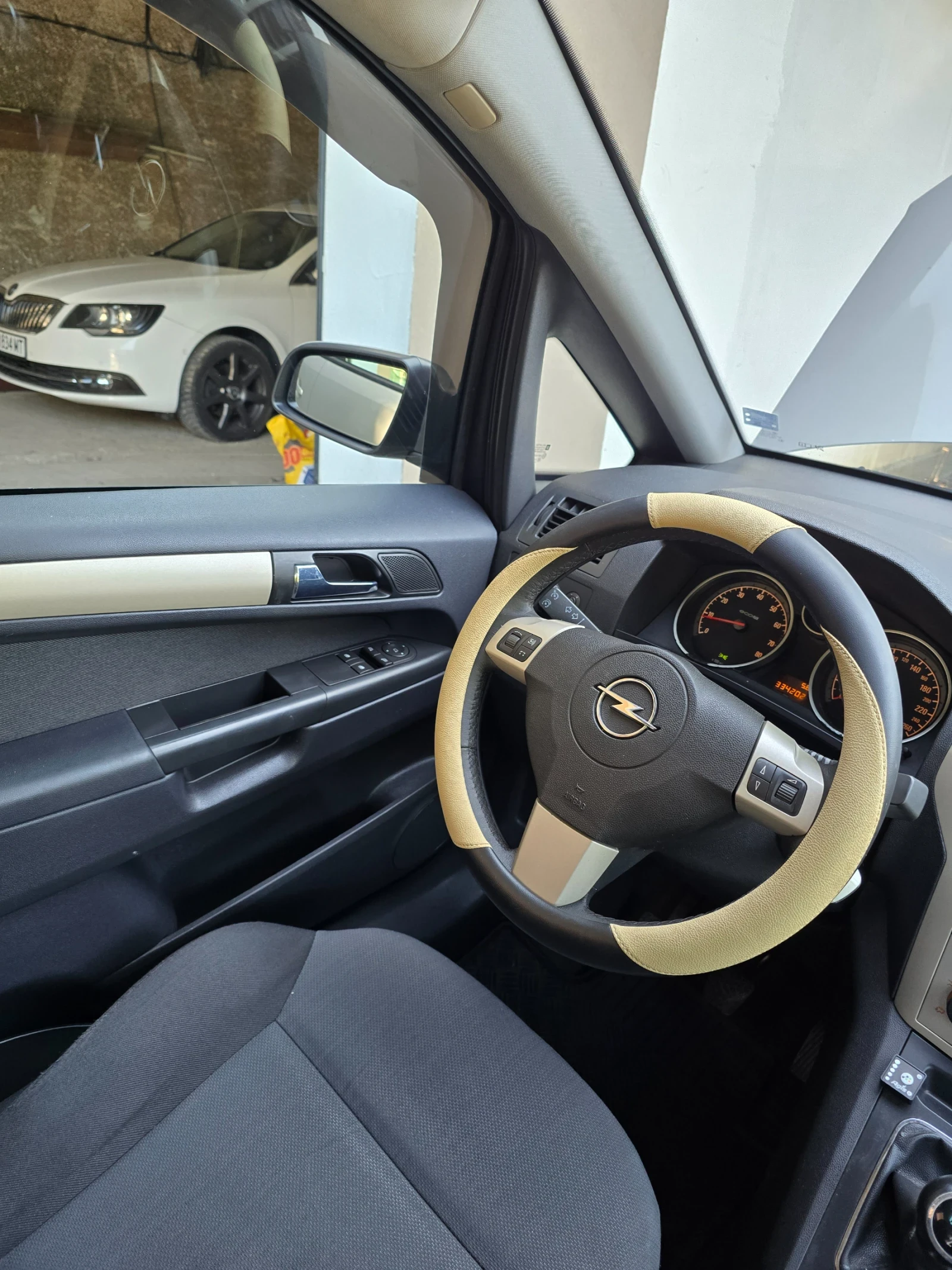 Opel Zafira Газ, бензин, метан, снимка 7 - Автомобили и джипове - 55502727