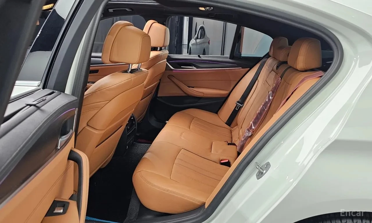 BMW 520 М-ПАКЕТ| ПАНО| ПАМЕТ| HUD| AMBIENT| 360| , снимка 12 - Автомобили и джипове - 55879979