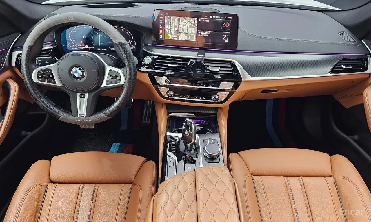 BMW 520 М-ПАКЕТ| ПАНО| ПАМЕТ| HUD| AMBIENT| 360| , снимка 7 - Автомобили и джипове - 55879979