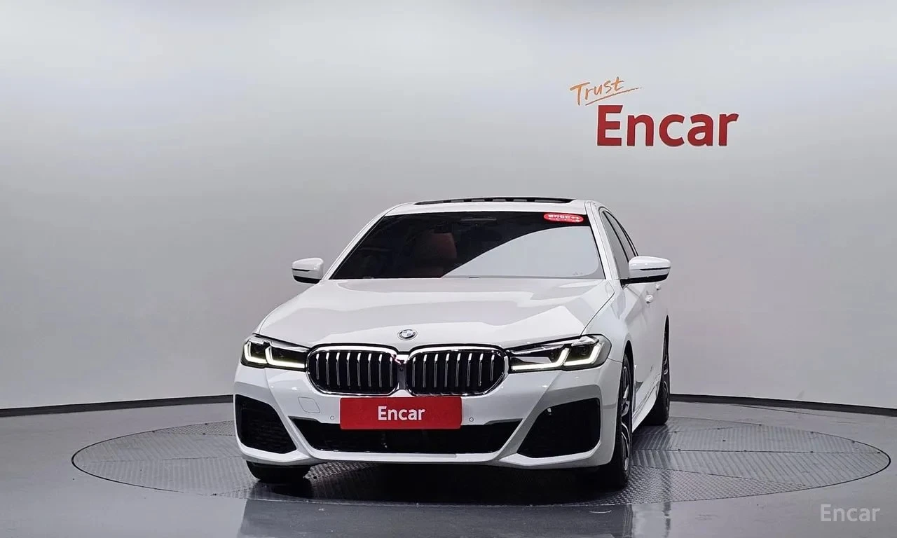 BMW 520 М-ПАКЕТ| ПАНО| ПАМЕТ| HUD| AMBIENT| 360| , снимка 3 - Автомобили и джипове - 55879979